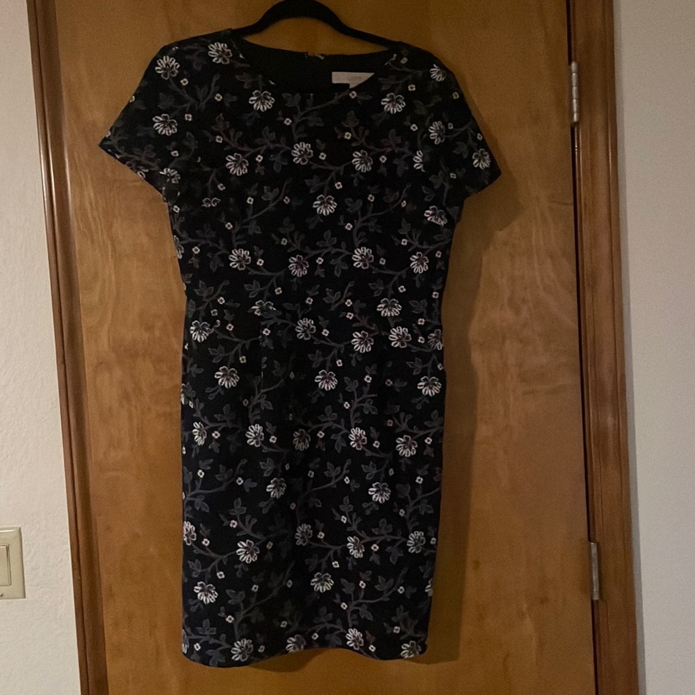 LOFT dress POCKETS!!!! Navy blue floral print